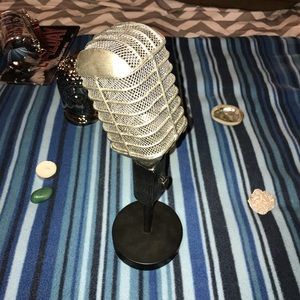 Rustic Decor Microphone 🎤